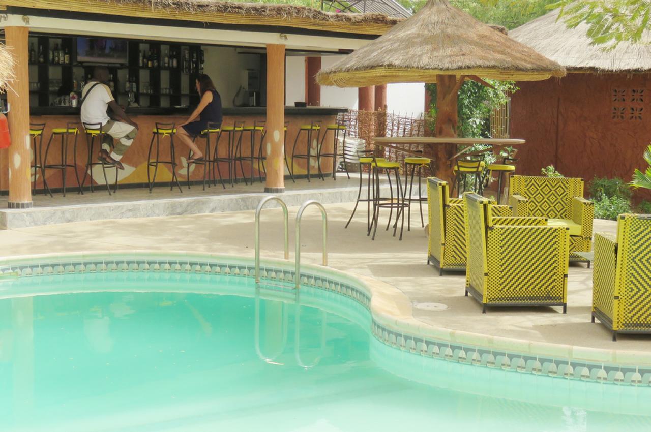 Le Lion Dort Hotell Somone Exteriör bild