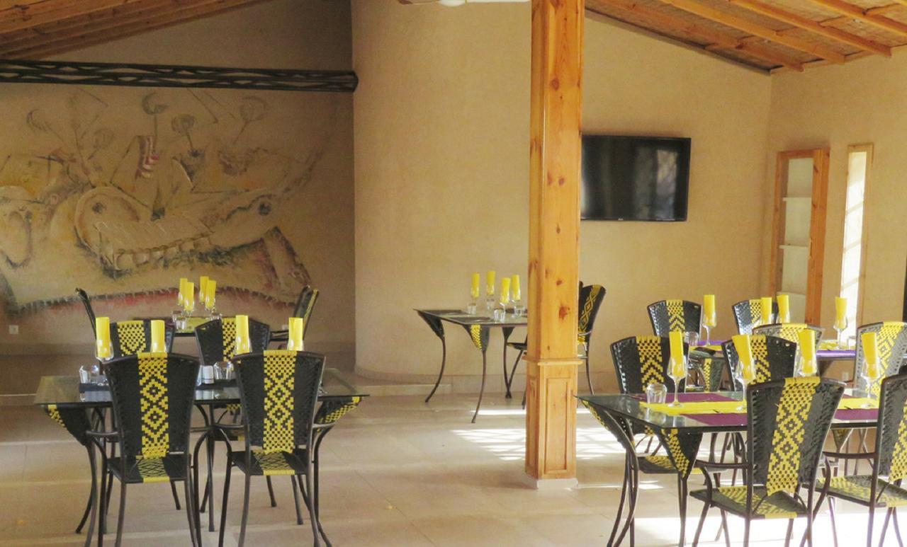 Le Lion Dort Hotell Somone Exteriör bild